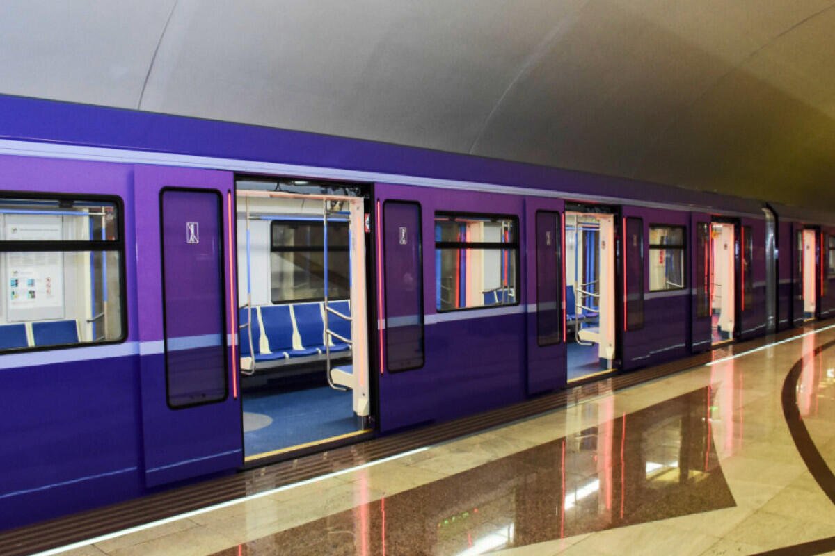Bakı metrosunda problem - QATARLAR TUNELDƏ QALDI - YENİLƏNİB